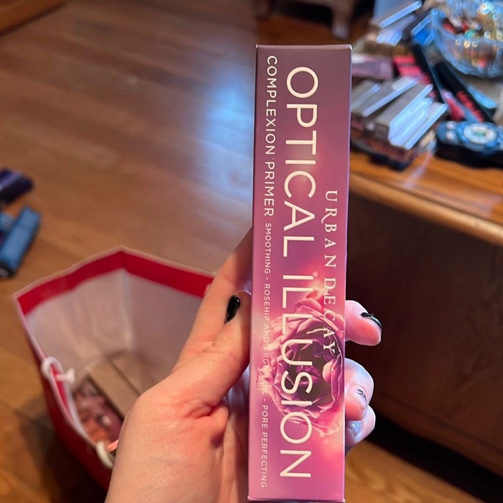 UD optical illusion Complexion Primer